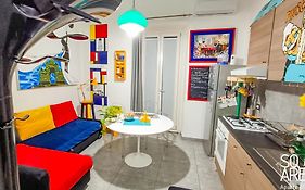 Mr Square Apartment